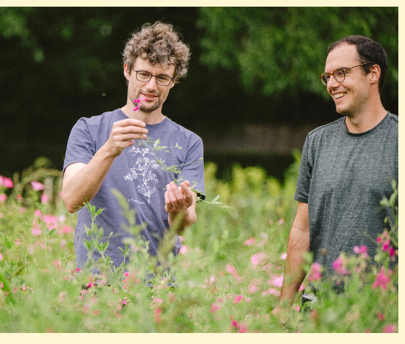 Aardaia founders and crop-science team in an aardaker field